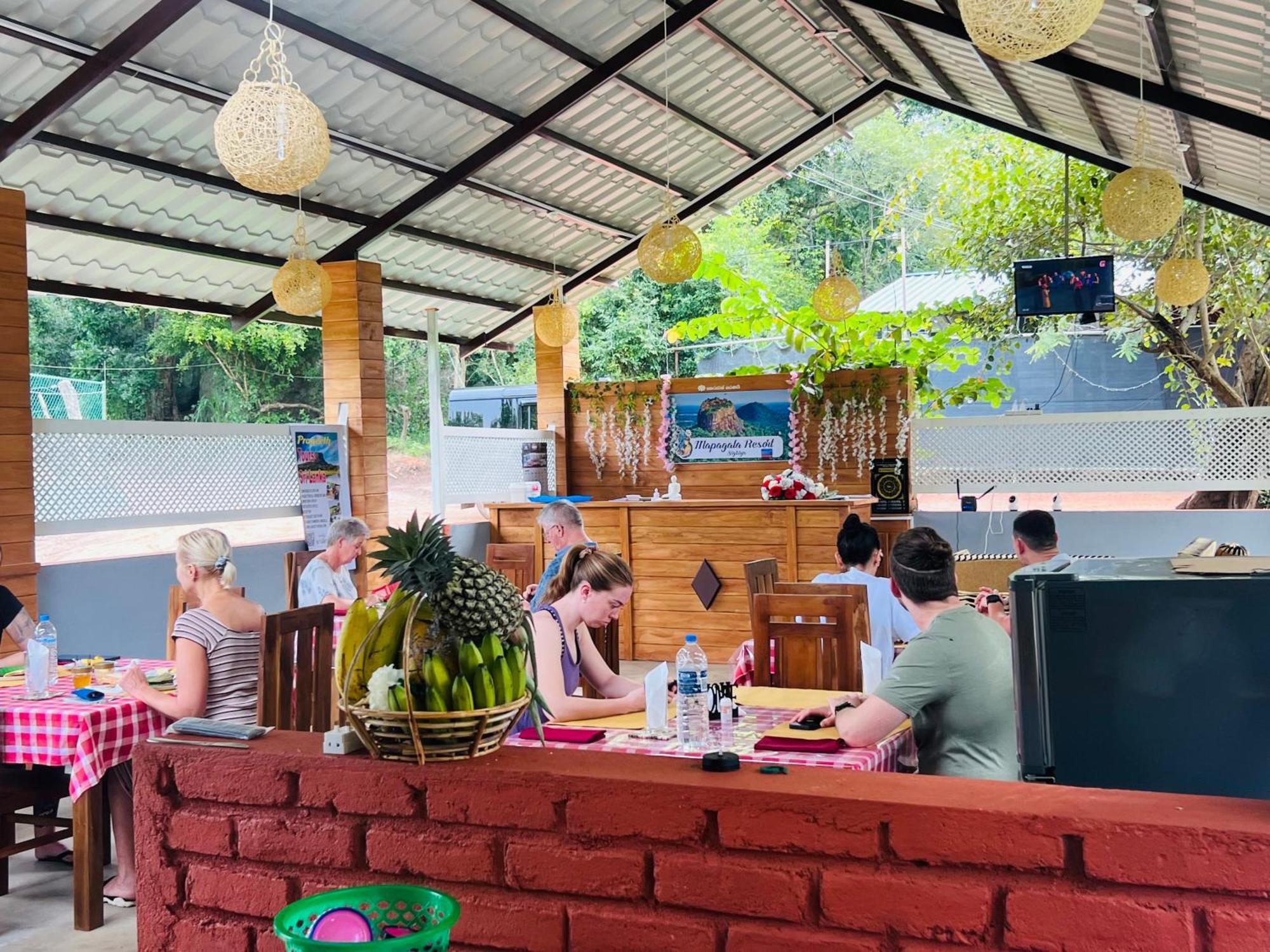 Maapagala Resort Sigiriya Eksteriør billede